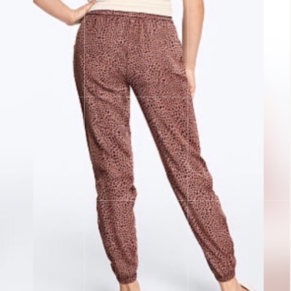 Victoria Secret Pink Easy Lightweight Joggers Leopard Pants Size L Large - Picture 2 of 9